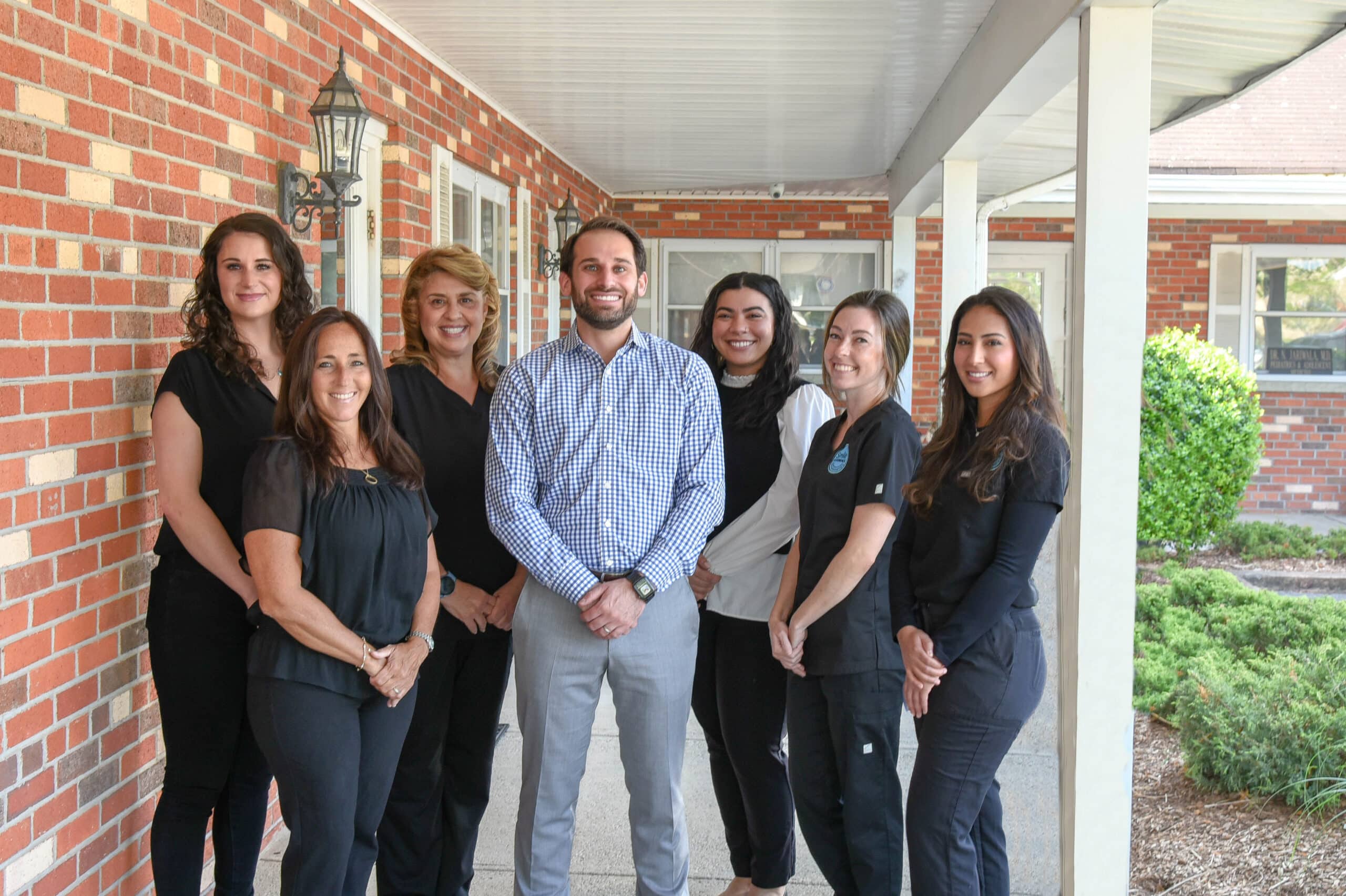 Smile-experience-orthodontics-group-photos-3-rev Group photo edited